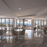 Sea View 3*