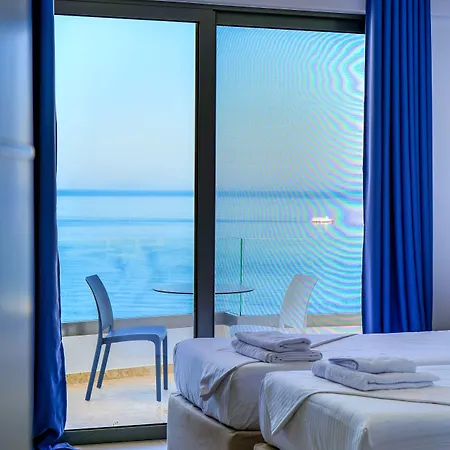 Sea View 3*