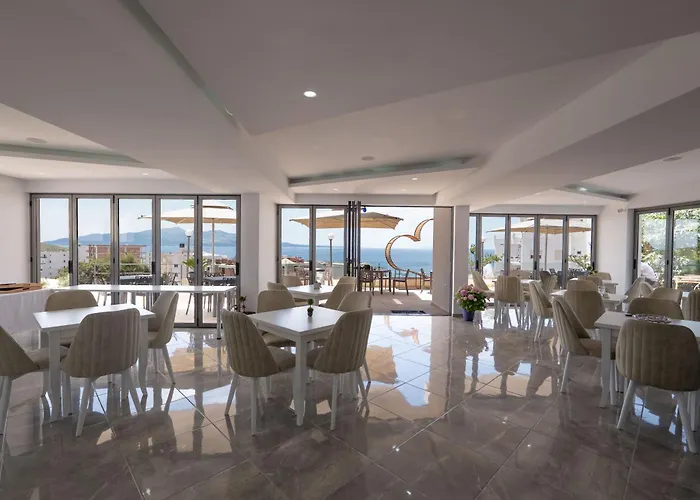 Sea View 3*